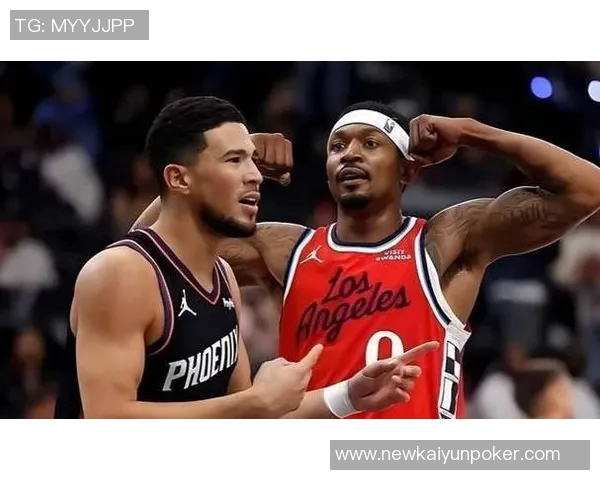 布克全能表现助力球队胜利12投仅4中却贡献18分5篮板5助攻正负值高达14