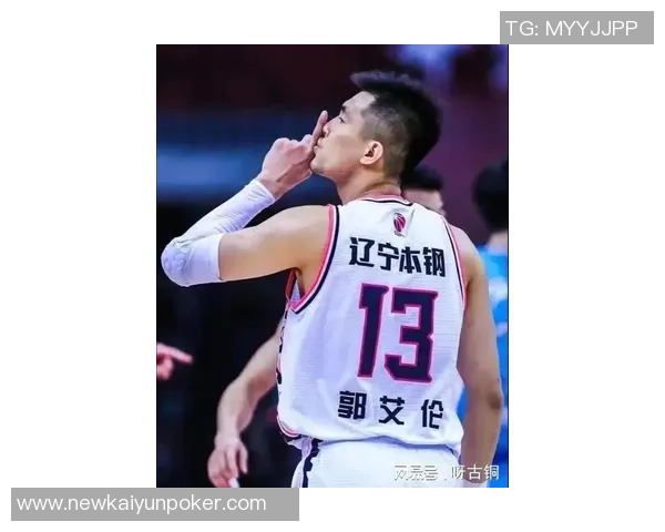 郭艾伦半场表现平平仅得7分4板3失误遭王少杰封盖状态堪忧