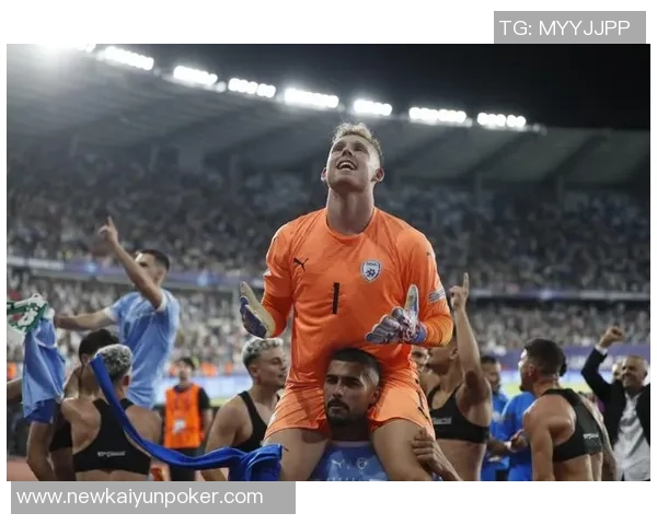 法尔克透露拜仁为门将佩雷茨寻求新租借球队南安普顿表现出浓厚兴趣 法尔克透露拜仁为门将佩雷茨寻求新租借球队南安普顿表现出浓厚兴趣