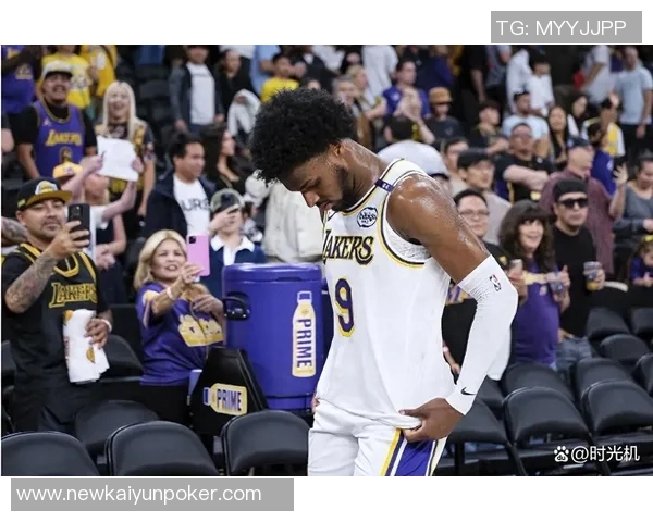 夸梅建议布朗尼学习基德技巧先适应三分再练习突破能力